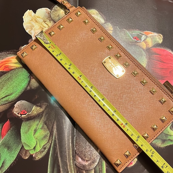 💎🤙🏻💎•👄Michael Kors x Stud Vibes x Get it Gyrl💎🤙🏻 - Picture 3 of 12